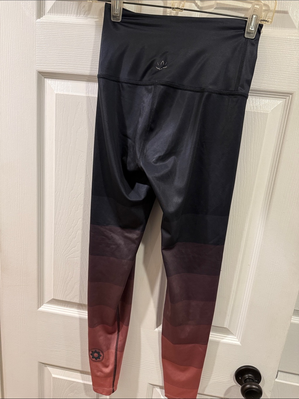 High-Waist Ombre Leggings with Subtle Logo